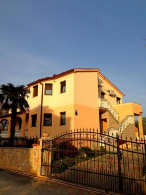  Apartments Manuela & Mirela  Медулин